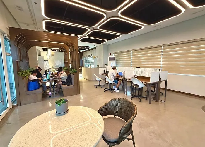 Apartment Cloud Atelier - Modern Retreat Coworking Space *